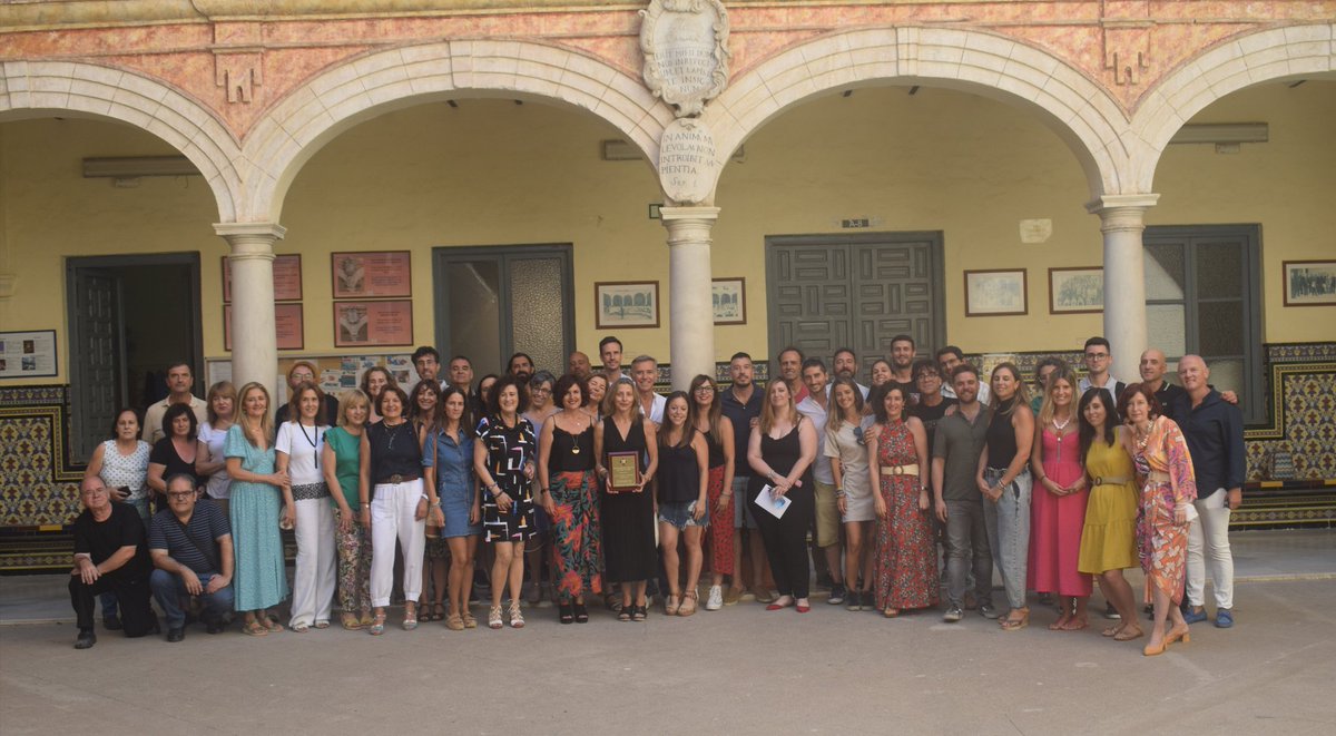 IES_Gaona's tweet photo. Cerramos un magnífico curso 2021/2022. #175Aniversario 
Gracias  equipazo!!
Feliz y merecido descanso 👏❤️ https://t.co/6z77Z5scew