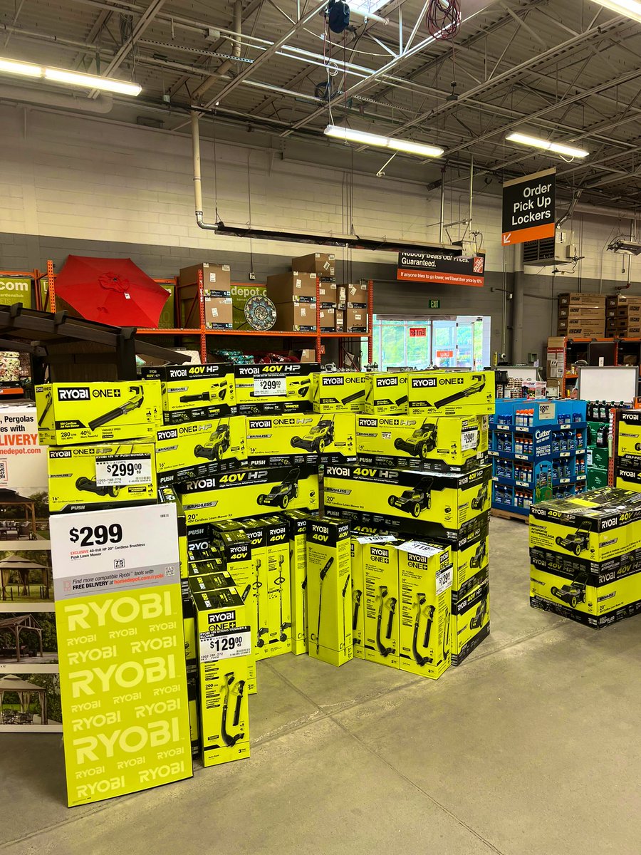 Great job from our merchandising reps at 4118 thank you for all you do :)