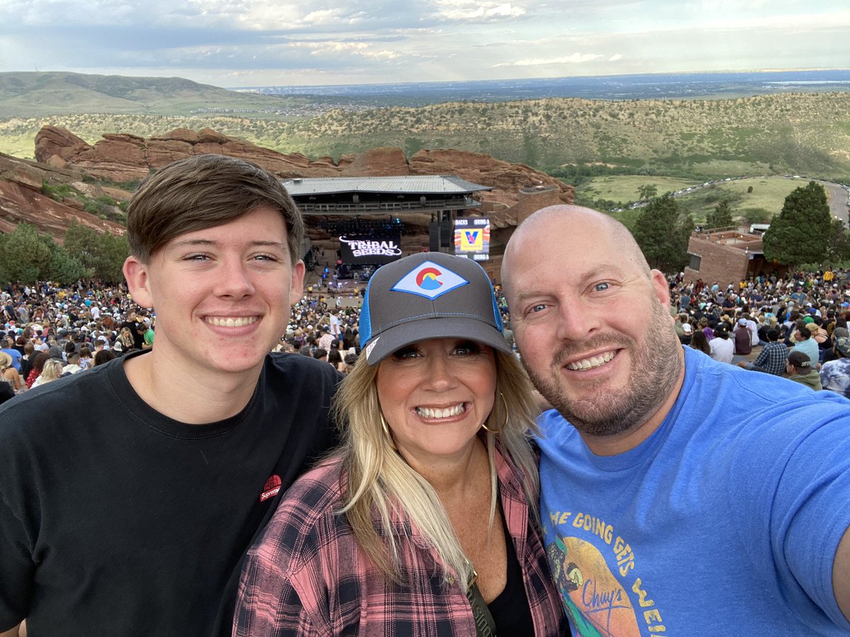 Just_NicoleS's tweet photo. This vibe… 🤟🏼 #RedRocksAmpitheatre #CO #DirtyHeads #SundquistSummer22 https://t.co/iiqAqzCVkX