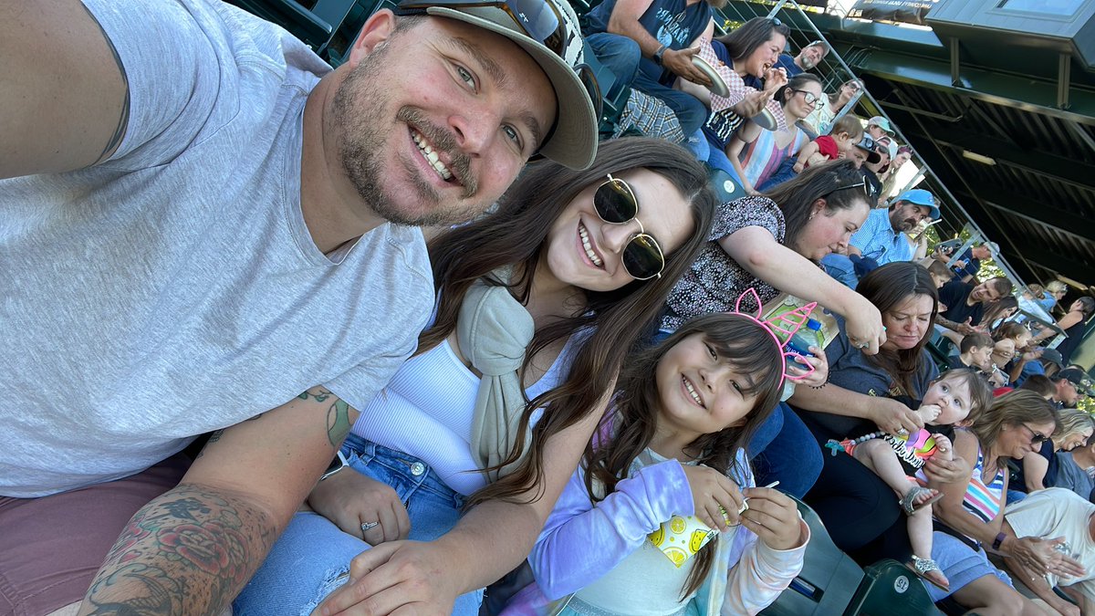 Brunstad_'s tweet image. LETS GO @EugeneEmeralds 🤘🏻🤘🏻🤘🏻 #selcoselfie