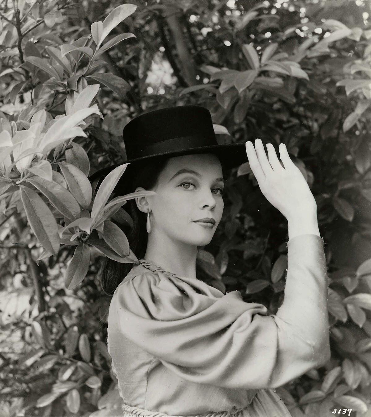 Happy Birthday, Leslie Caron!
Here she is photographed by Cecil Beaton, 1959. 