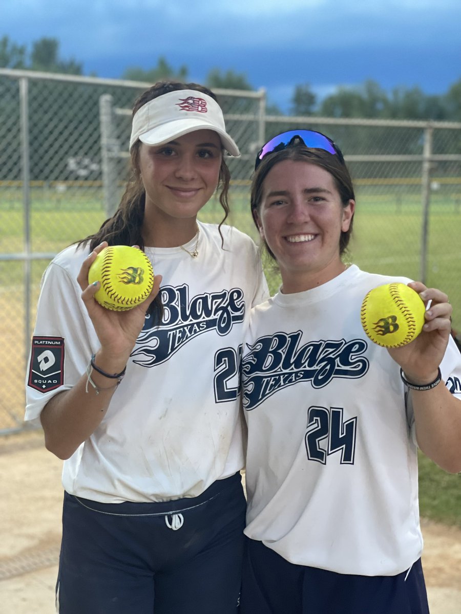 blazeunited18's tweet photo. Friday’s 💣 squad⬇️
@jadebubke28 solo 💣
@ryleeslimp29 2-run 💣
#BlazeUnited #bStrong #bCommitted #bFearless #bBlaze #QE @coach_elkins_ @coach_elkins_ @jbssports @BlazeFastpitch https://t.co/RUFr0VXXZi