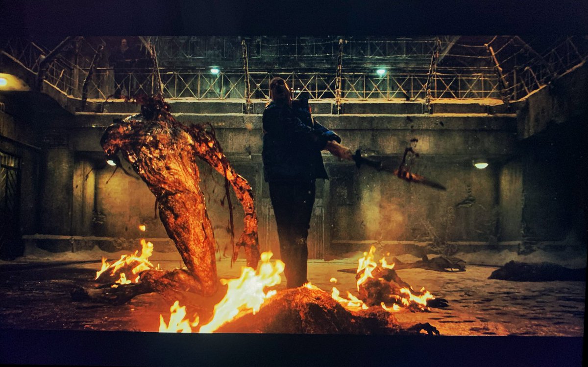 jchino007's tweet photo. These scenes are too epic not to take pictures to last in my memories. 👌💯😅

#StrangerThings #RunningUpThatHill #StrangerThings4Vol2 #StrangerThingsspoilers 

*No copyright infringement intended https://t.co/h2EW6KlVYW