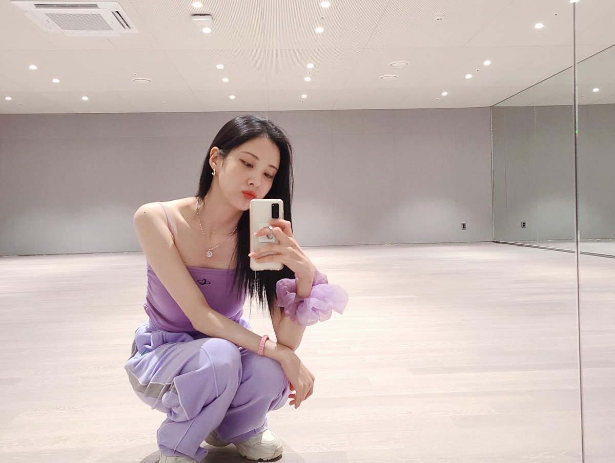 seomate_'s tweet image. Look at her.....so so pretty ☺💜

#Seohyun #서현