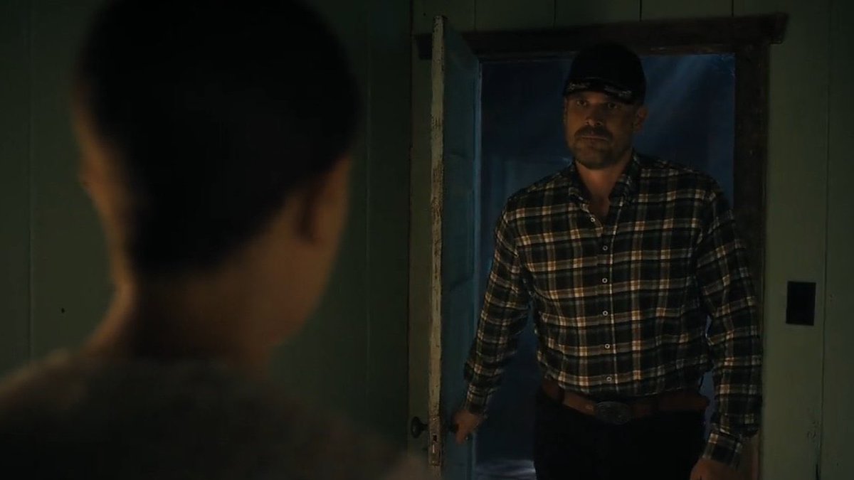 fandomloverx3's tweet photo. THANK YOU SO MUCH FOR THIS REUNION 😭🥺🖤
#StrangerThings #StrangerThings4Vol2 #eleven #Hopper https://t.co/9thHq91wC0