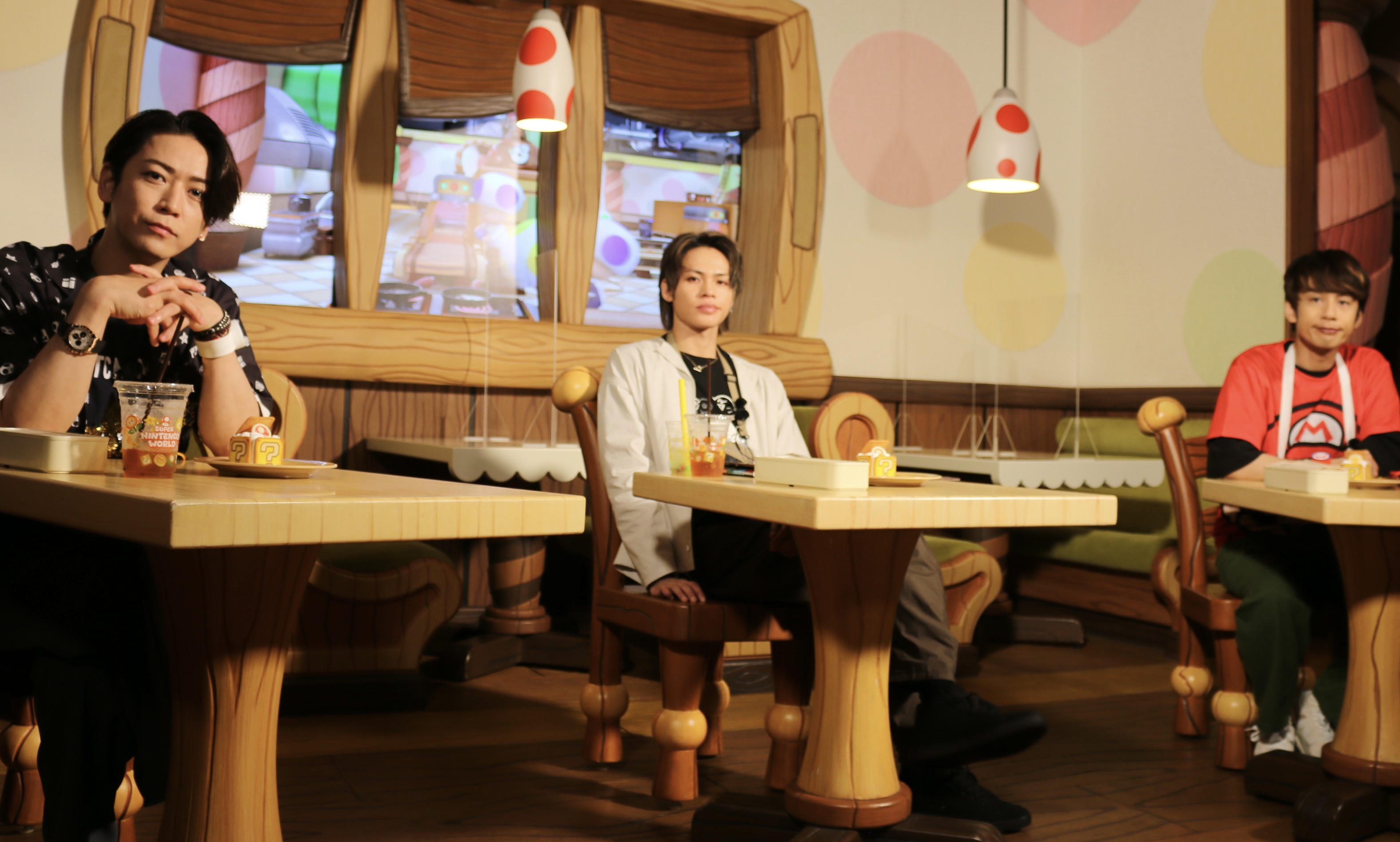 FWoU5cVagAAibdt?format=jpg&name=4096x409