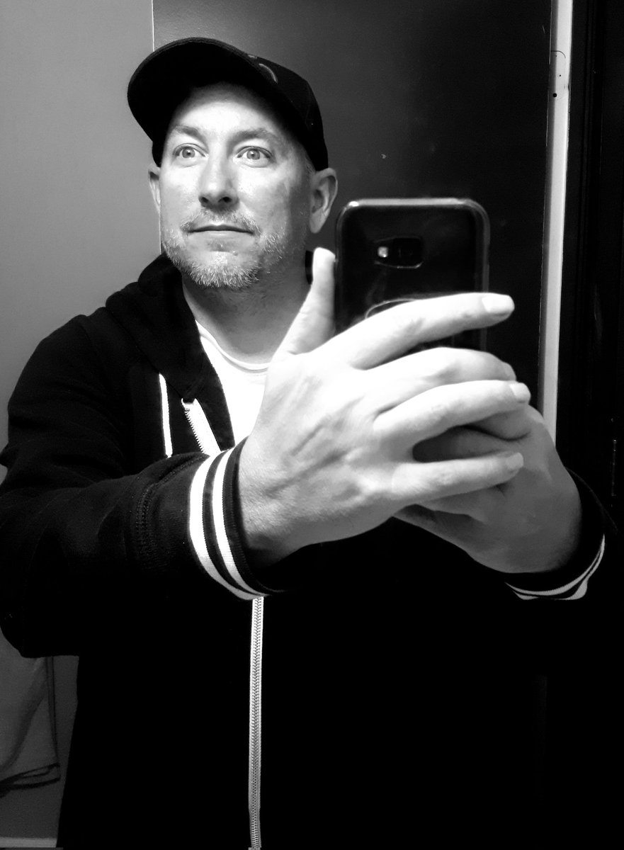 raeart's tweet image. #selfie