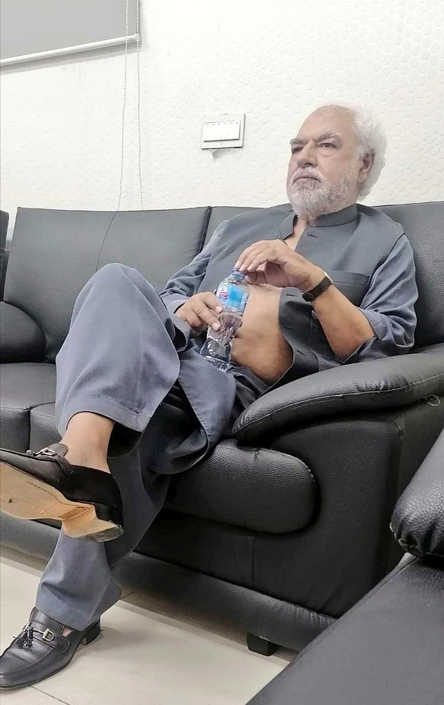 Akbarprofessor1's tweet image. #AyazAmir
Those who attacked the senior most journalist & they are trying to hide themselves ,they are known , the neutral is behind the crime ,we condemn the cowardice attack
@BBCNews
@CNN
#aljazeeratv
#امپوڑٹڈ_حکومت_نامنظور