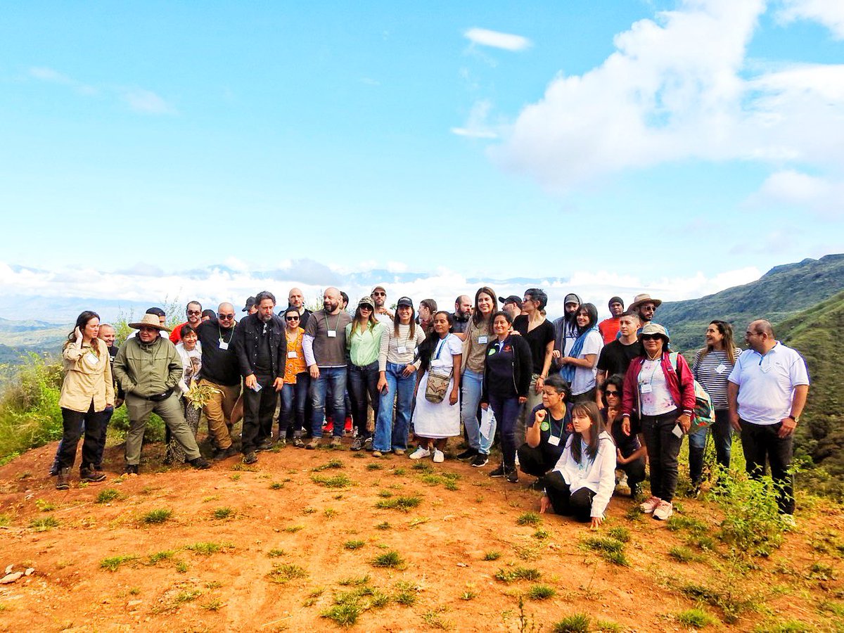 egonayerbe's tweet image. Hoy fue el día 2 del #RetoCoca2022 
Visitamos el corregimiento de Lerma en el municipio de Bolívar (Cauca) con casi 40 cocineros, conociendo las comunidades y las maravillas que hacen con la coca como insumo gastronómico y medicinal. #ColombiaComeCoca