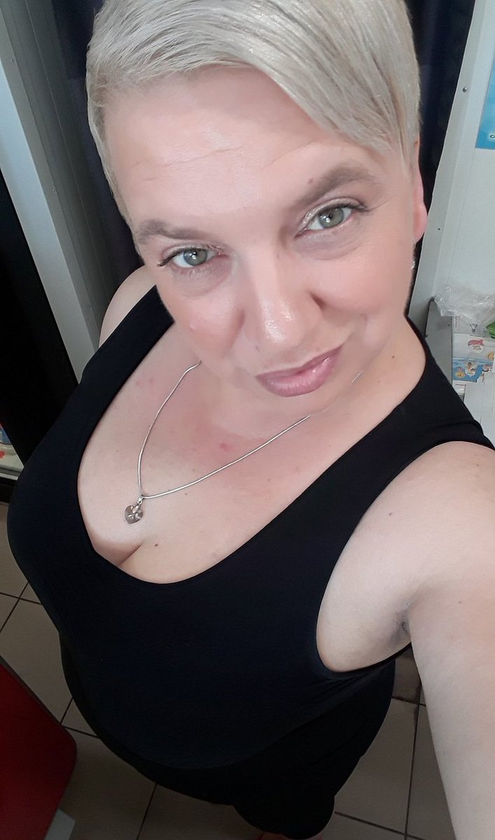 46 yaşımdayım dost arıyorum dul olmamı sorun etmeyecek adresimi takp etsin konuşalım