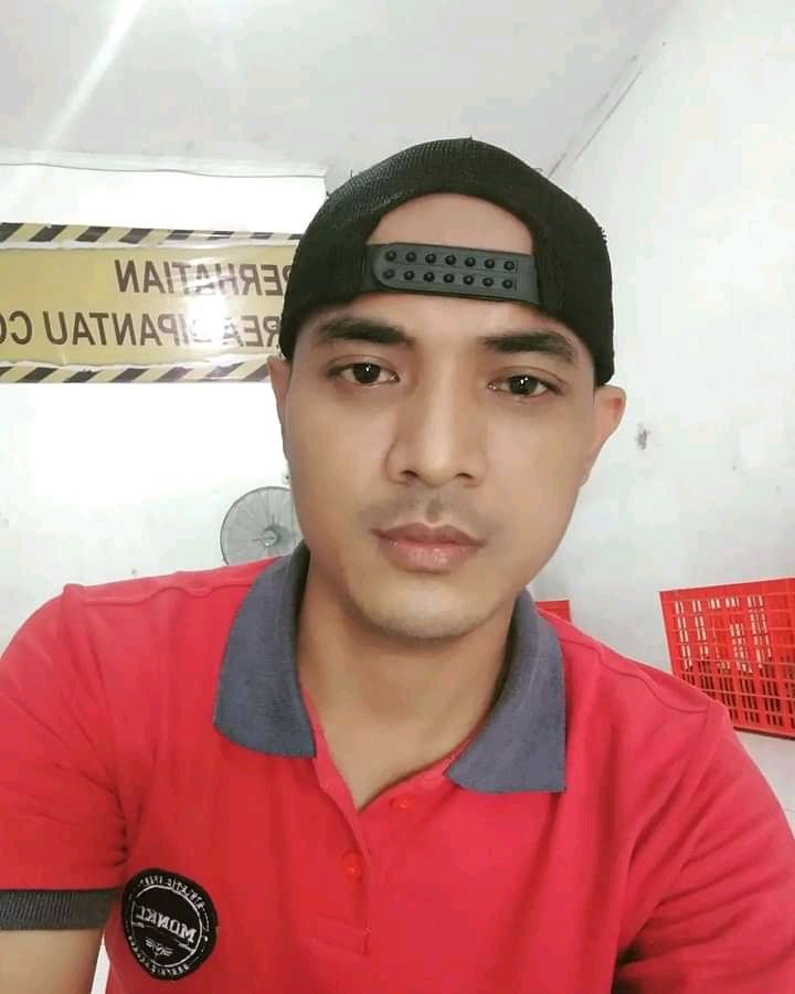 Harus tetap semangat walopun lagi sakit buat ank insa Allah nak kalo ada rezeki ayah buat ngajin kmu jga buat tahlilan kmu .ayah sangat berdosa kalo kmu gak di tahlilan