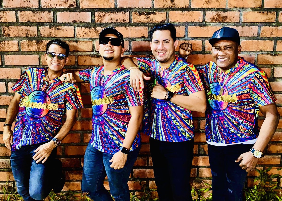 Listos para el Show. #YSeguimosBateandoDeHomeRun