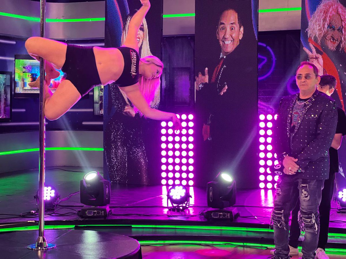 ErnestoChavana's tweet photo. Momentos #EsShowM ¡Seguimos en vivo en el estudio! #Canal6 👋👋 https://t.co/Diom7apWWm