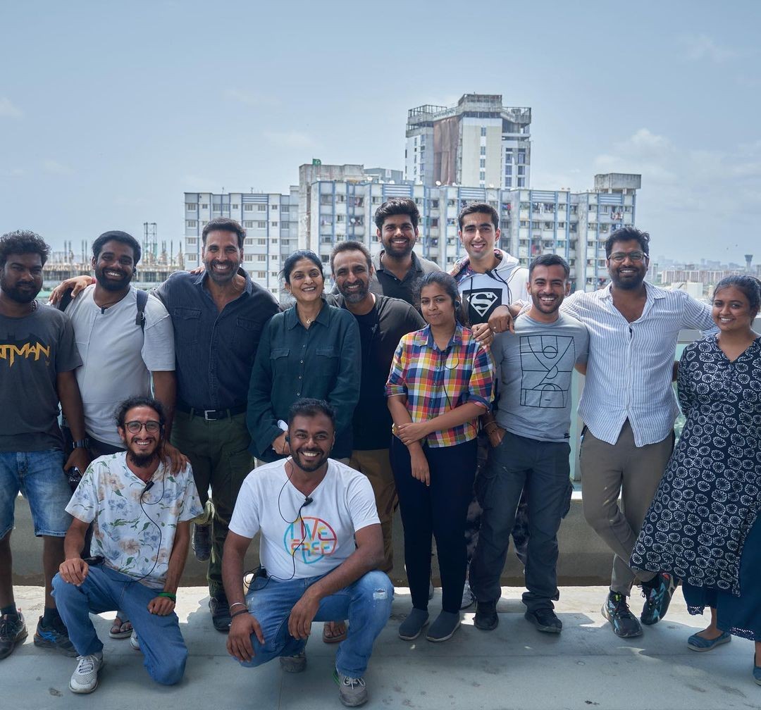 PHOTOS- Dashing Megastar @akshaykumar sir clicked with #ProductionNo27 team in hyderabad recently.