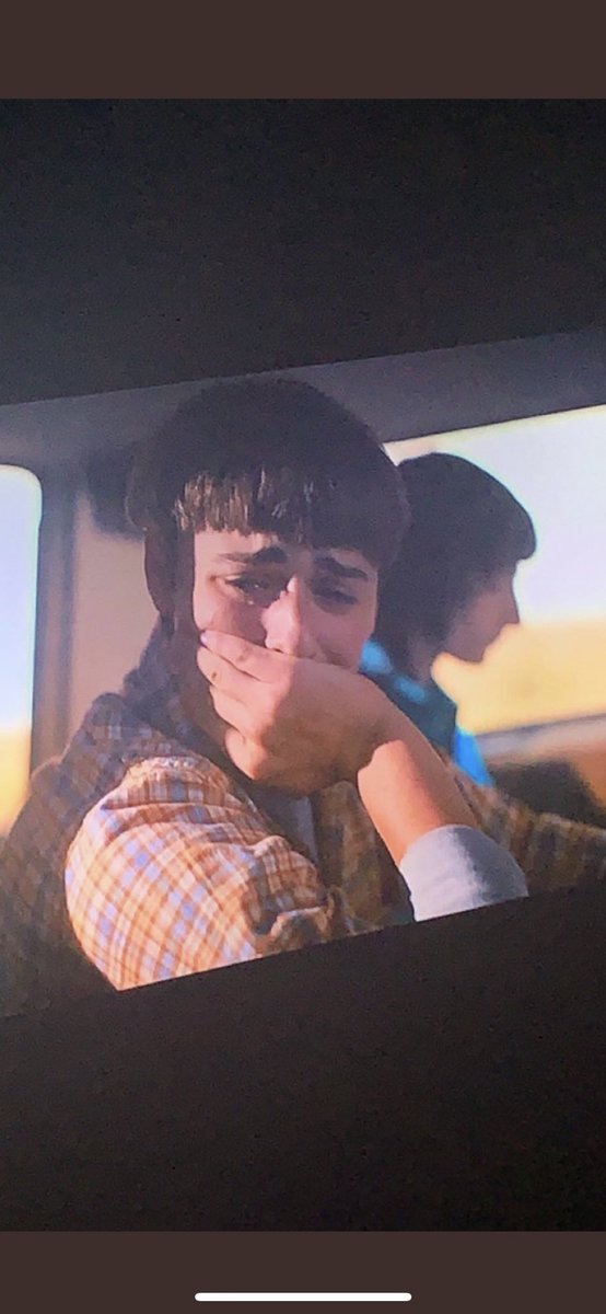 cambrouuuuu's tweet photo. i mean it was obvious, very OBVIOUS #StrangerThings https://t.co/AJuKmRDOyD