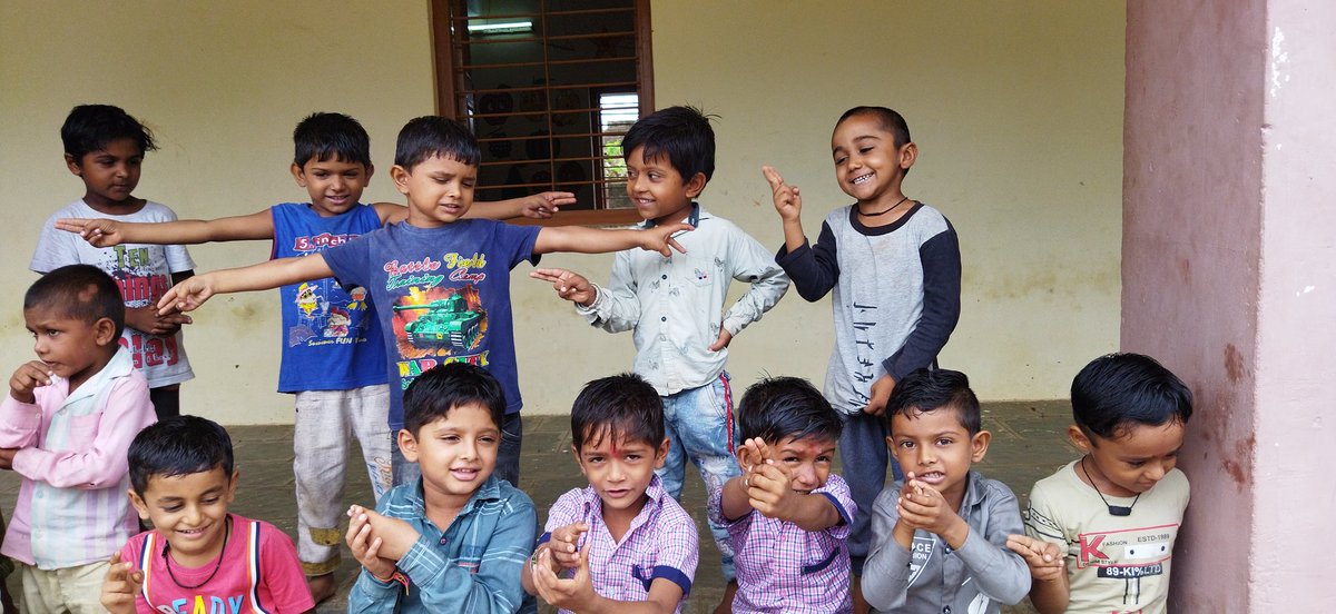 RAMESHBHAIBARA4's tweet image. શિક્ષણની પ્રક્રિયામાં સૌથી મહત્ત્વની કડી કઈ...???
જવાબ :-  આનંદ
(શિક્ષક અને વિદ્યાર્થી બંને નો..)
@meghagajjar1 @Anuraag_Shukla @IIMAhmedabad @gautam_adani @giangujarat @SRISTIORG @harshad5350 @sampitroda @SonuSood @PankajValvai @CMOGuj @vikasbajaj @GodrejGroup