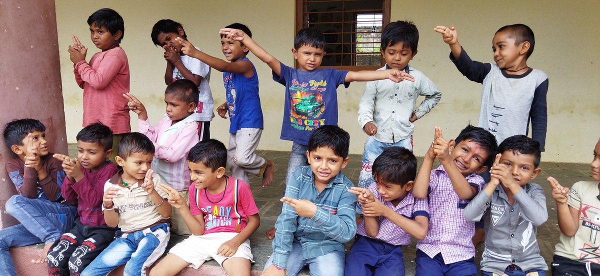 RAMESHBHAIBARA4's tweet image. શિક્ષણની પ્રક્રિયામાં સૌથી મહત્ત્વની કડી કઈ...???
જવાબ :-  આનંદ
(શિક્ષક અને વિદ્યાર્થી બંને નો..)
@meghagajjar1 @Anuraag_Shukla @IIMAhmedabad @gautam_adani @giangujarat @SRISTIORG @harshad5350 @sampitroda @SonuSood @PankajValvai @CMOGuj @vikasbajaj @GodrejGroup