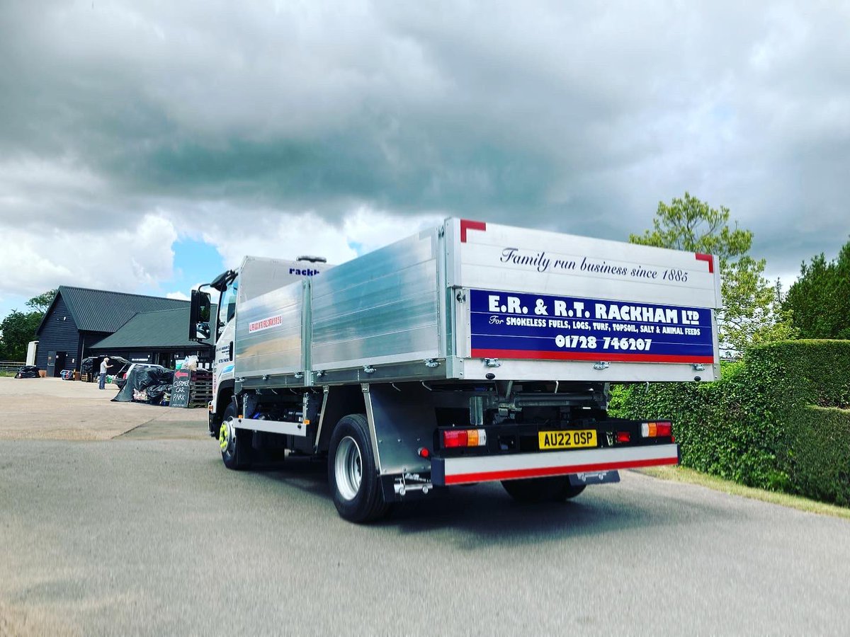 DebenMills's tweet photo. ๐New Truck Friday!๐
AU22 finally joins our fleet after a long wait!
Many thanks to Ben at @norfolktrucks Zennon at @zjb and @chapplesigns for their top work as usual ๐ค
@isuzutruckuk
#rackhamltd
#rackhamsofwickhammarket
#familyrunbusiness
#137years
#alloy
#tippersrus https://t.co/mTxOlRxJaX