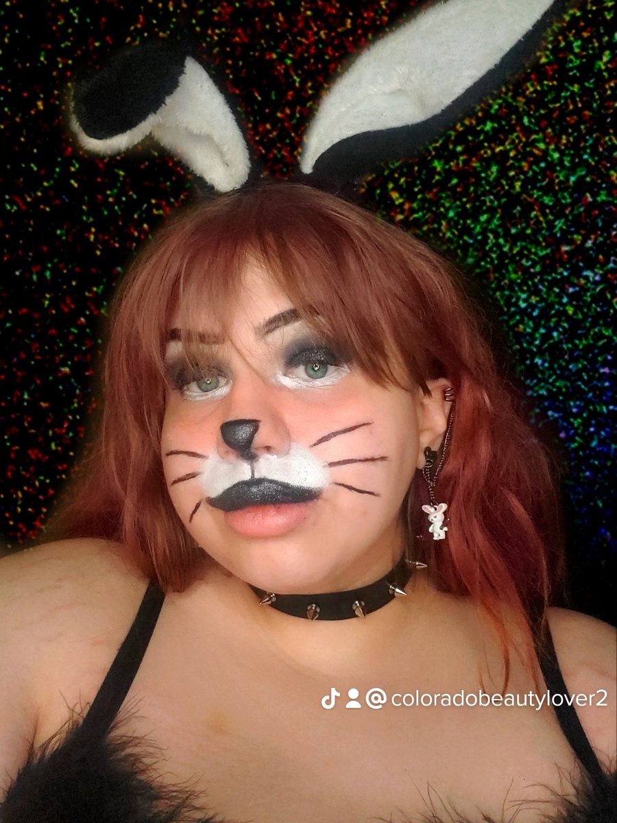 Black  Glam Bunny 🐇🖤 

 #lips #lipswatches #cobeautylover #coloradobeautylover #makeup #mua #mue #makeupartist #makeupaddict #makeuplover #swatches #Lipgloss #Easter #eastermakeup #easterbunny #bunny #rabbit #glambunny #pinkglambunny #pinkbunny #makeupenthusiast