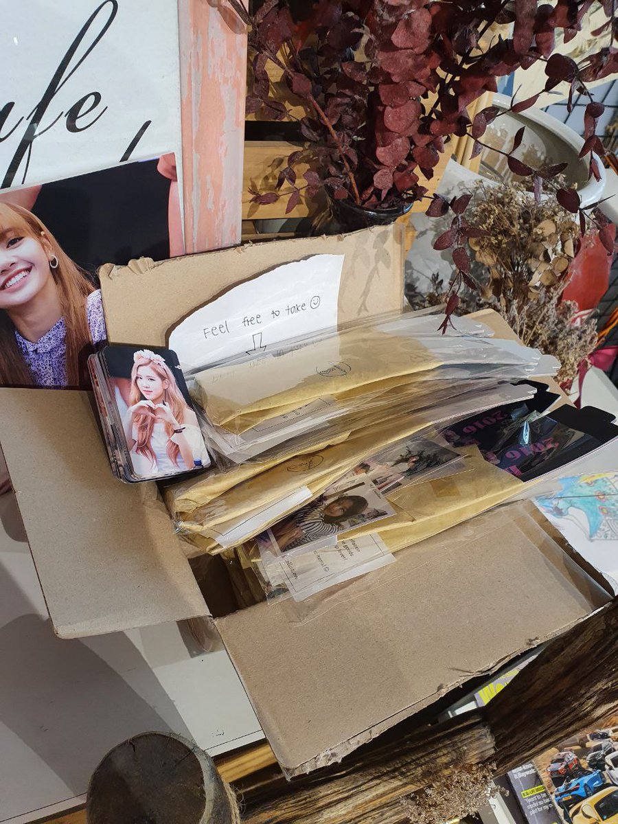 K_Constellation's tweet photo. ❤Love Sick Blinks ❤

We are open, free feel to take the extra packs &amp; pcs (Pic 3) and those who are interested to collect foamboards do dm us for more info :)

#LOVESICKBLINK #BLACKPINK #JENNIE #JISOO #ROSE #LISA #BLINKS https://t.co/TXZhzB1xF7