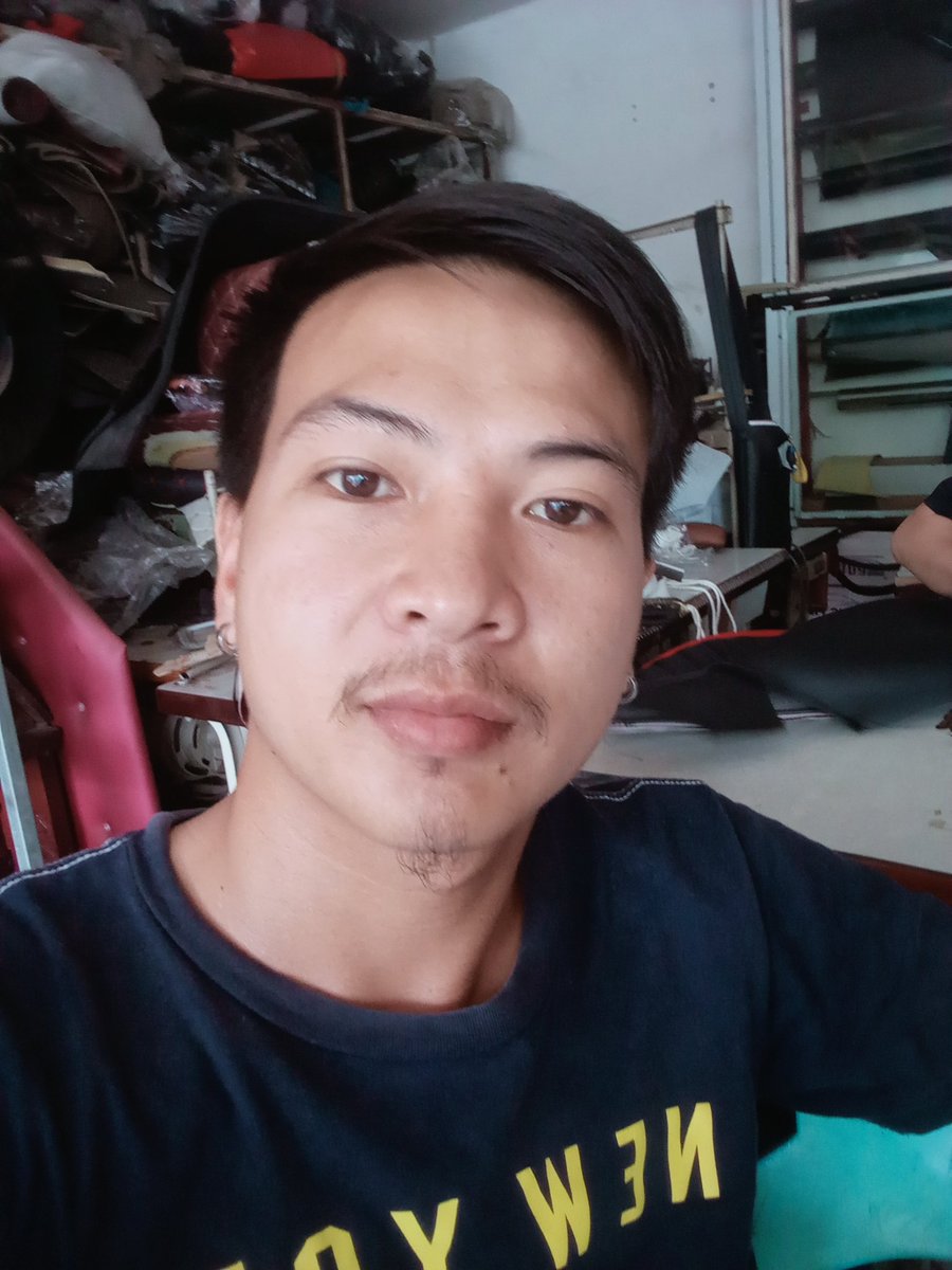 ບໍ່ຫລໍ່ຄືຄົນໃນໃຈເຈົ້າດອກ