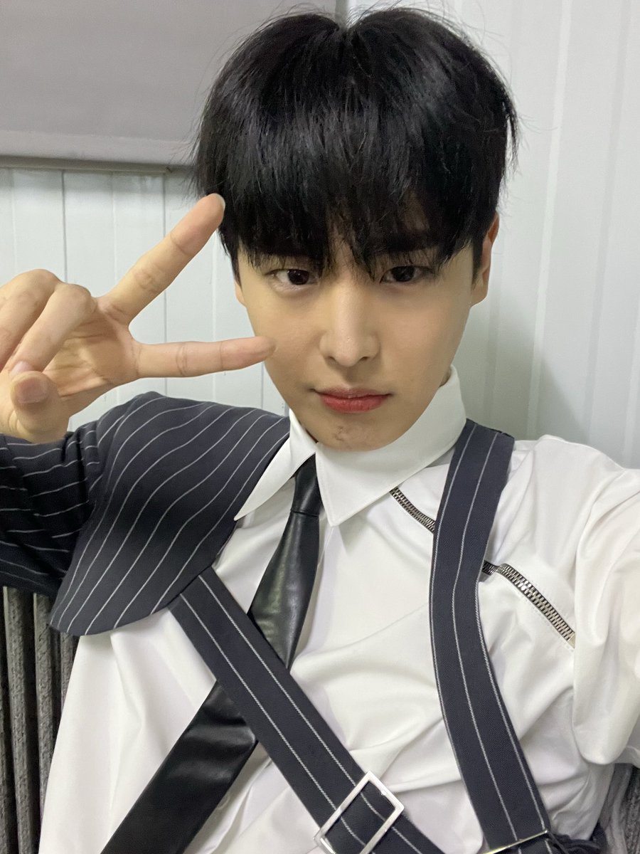 NewWorld_VICTON's tweet photo. [#병찬] 즐거웠던 사우디~~
많이 사랑해줘서 고마워💛💛 https://t.co/lpjU2E5TNs