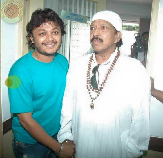 DrVishnuDadaFc's tweet photo. ನಮ್ ಪ್ರೀತಿಯ ಗೋಲ್ಡನ್ ಸ್ಟಾರ್ ಗಣೇಶ ರವರಿಗೆ ಹುಟ್ಟುಹಬ್ಬದ ಶುಭಾಶಯಗಳು.
ಇನ್ನೂ ಹೆಚ್ಚಿನ ಆರೋಗ್ಯ, ಯಶಸ್ಸು, ನಿಮ್ಮದಾಗಲಿ ಗಣಿ... ಗಾಳಿಪಟ 2 ಹಾಗೂ ಮುಂದಿನ ಚಿತ್ರಗಳಿಗೆ ಶುಭ ಹಾರೈಕೆ.

ಪ್ರೀತಿಯಿಂದ @DrVishnuDadaFc

@Official_Ganesh @ShilpaaGanesh
#HappyBirthdayGanesh https://t.co/jUKpO36LgC