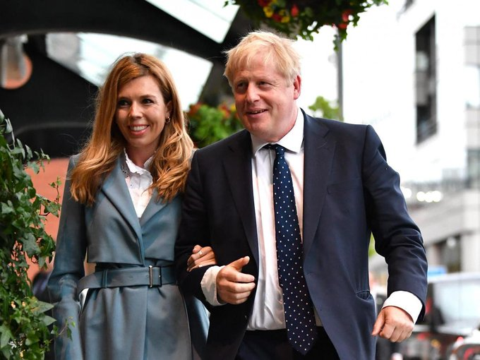 It's crucial to keep the main points of #Carriegate in mind. 1. #Johnson sought to install his untrained lover as his £100k chief of staff at foreign office; and 2. a #Murdoch newspaper succumbed into pressure to delete the story.#JohnsonOut160