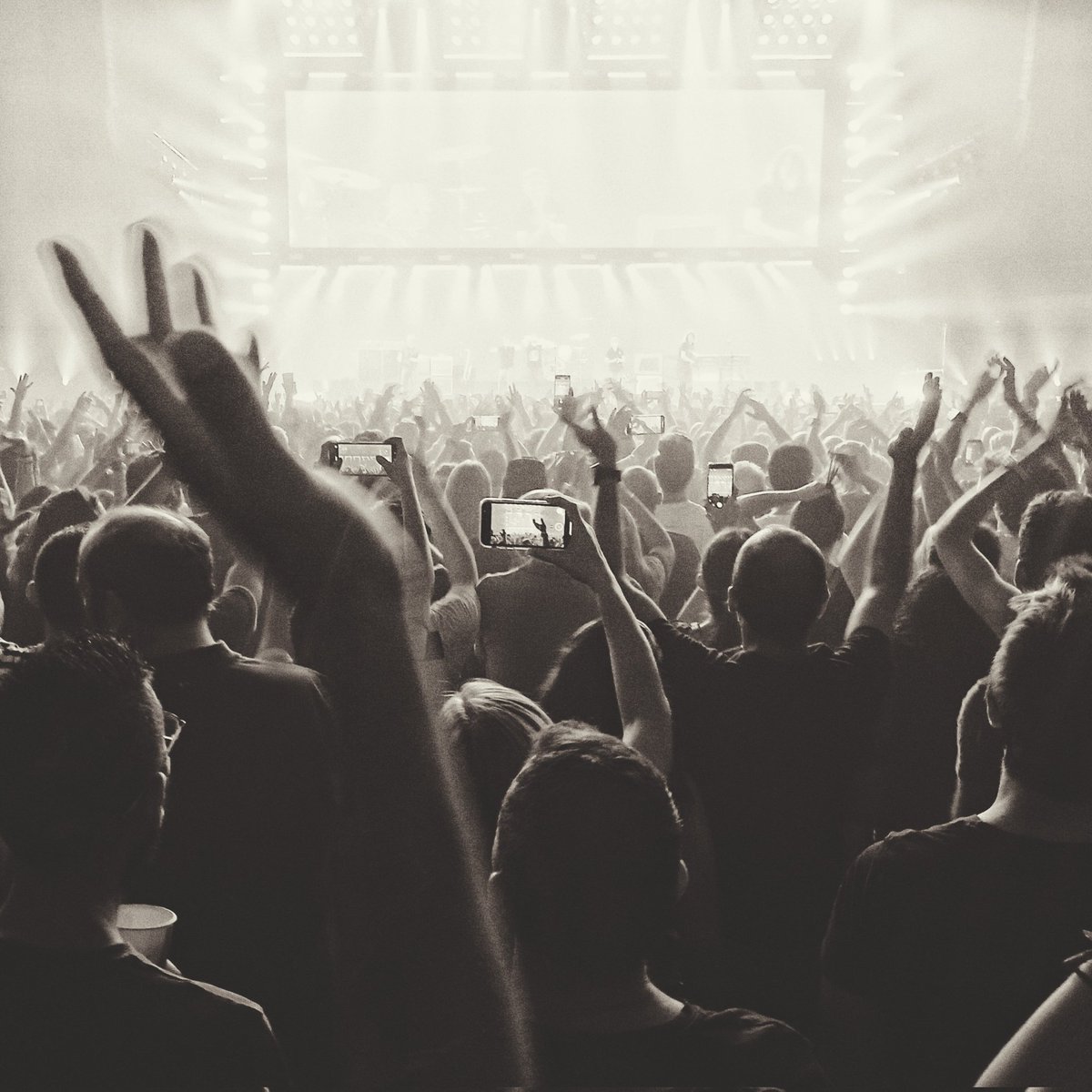 curaba_yen's tweet photo. #CreativeJuly 01
¡Con ustedes, el Creative!
👏👏👏👏👏👏
Diversión de tomar, procesar y subir una foto al día en julio.
En mi caso, #solomovil #onlyphone.
Y de paso, el primer día, conciertazo ,😈 https://t.co/U8saF88ZLb