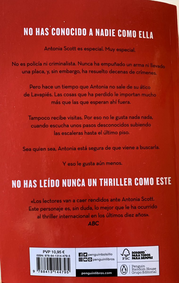 rodrigorojo_73's tweet photo. Terminé #ReinaRoja ya soy incondicional de #AntoniaScott, de #JonGutierrez, de #Mentor y obviamente de @JuanGomezJurado enganchado con ganas de seguir leyendo…@penguinlibros https://t.co/dPBkNroDIq