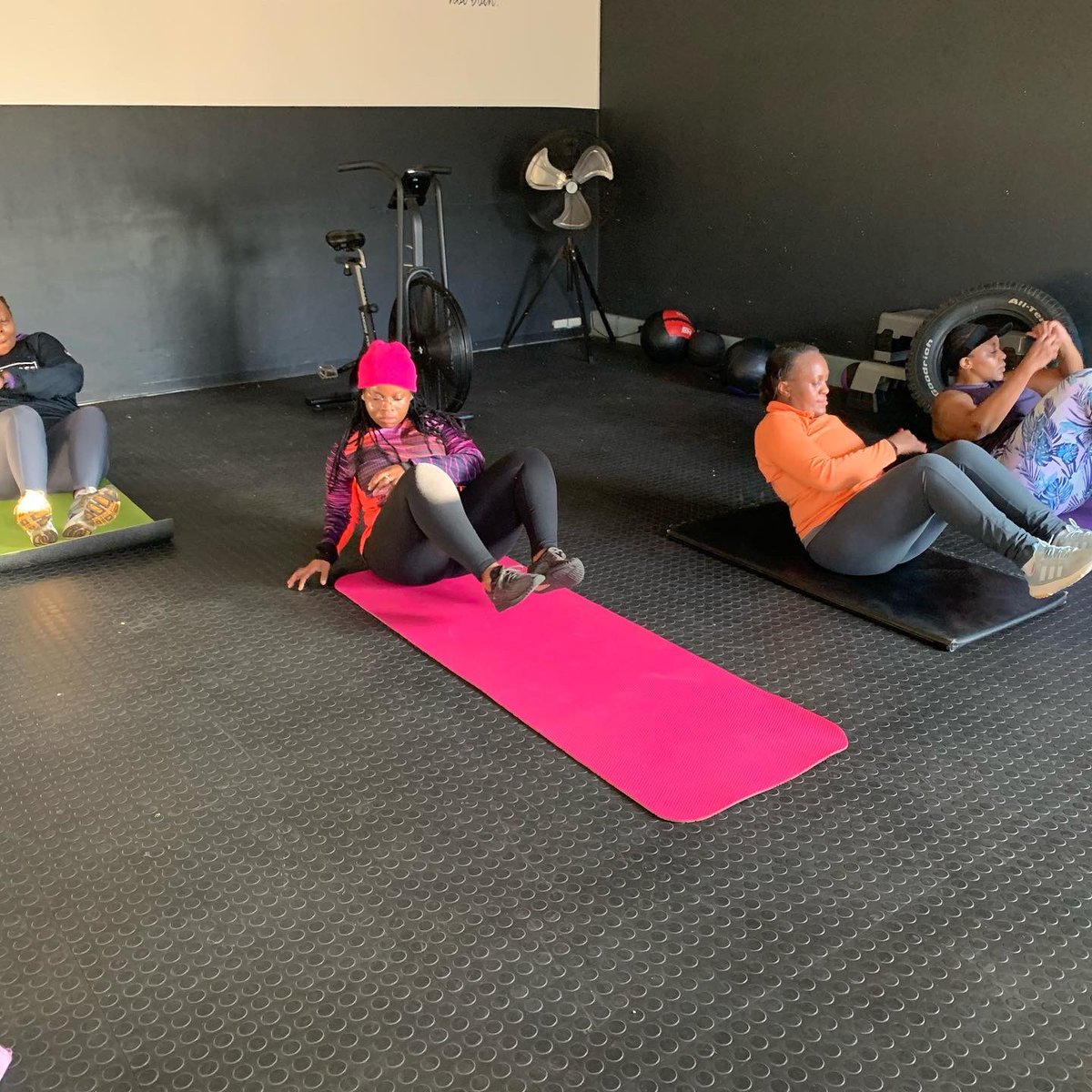 audas_vanschoor's tweet photo. NO FILTER 🫣
JUST HARD WORK 🏋🏾♀️
NEW MONTH
SAME CONSISTENCY
JOIN NOW 💪🏽
#BootcampforBreakfast #NoExcuses #SweatyBootcamp #SaturdayWorkout #fitness #Bootcamp #FetchYourBody2022
#functionaltraining #lifestyle #Consistency
#Avsfitness #TEAMAVS https://t.co/4XuDyGorNe