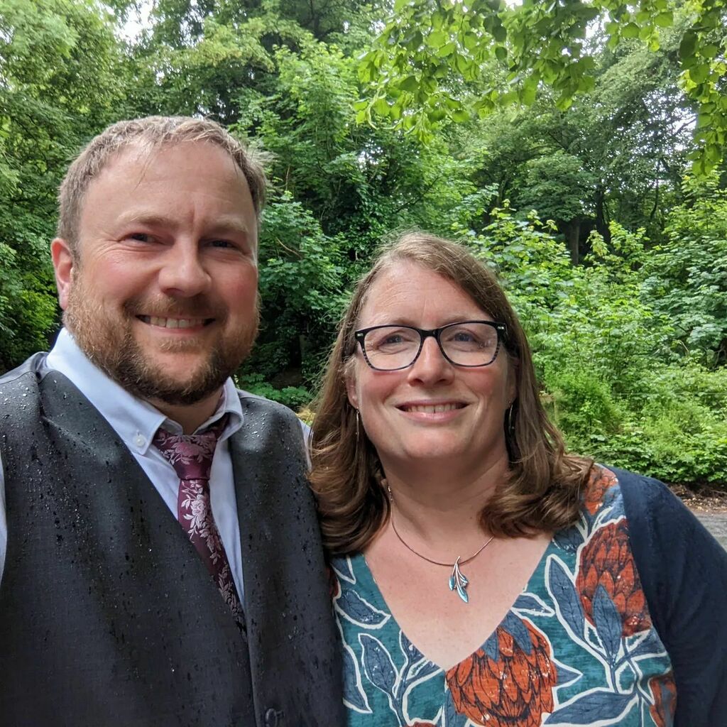 russtofer's tweet photo. We had so much fun last night. Thanks @marshall.jaclyn and @sideshowsean11 for including us in your celebrations.
.
#aboutbloodytime #wedding #friends #unifriends #celebration #party #cuttingthecake #bride #groom https://t.co/DW80iPlbcB https://t.co/SsEszr28Oi