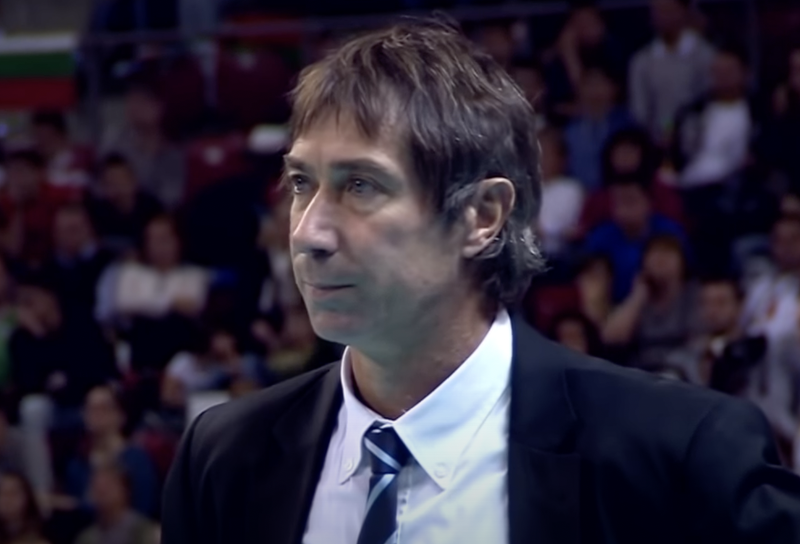vibrezrugbyd2's tweet photo. XV de France: l'ancien sélectionneur du volley Laurent Tillie avec les Bleus au Japon
 #CDFVolley #GoWithTheBrave #JAPAN #JapanRugby #JAPFRA #JAPvFRA #NeFaisonsXV #RUGBY #Volleyball #WeAreBraveBlossoms #XVdeFRANCE @vibrezrugbyd2

https://t.co/ZtvSEw21MM https://t.co/OYOqFAzRNs