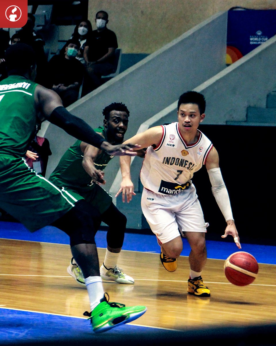 jacatranet's tweet photo. Rekaman lensa Jacatra saat Timnas Basket melawan Arab Saudi, di Istora Senayan, Jumat (1/7) malam WIB.

#Jacatra #TimnasDay #Perbasi https://t.co/VzJuesf6wy