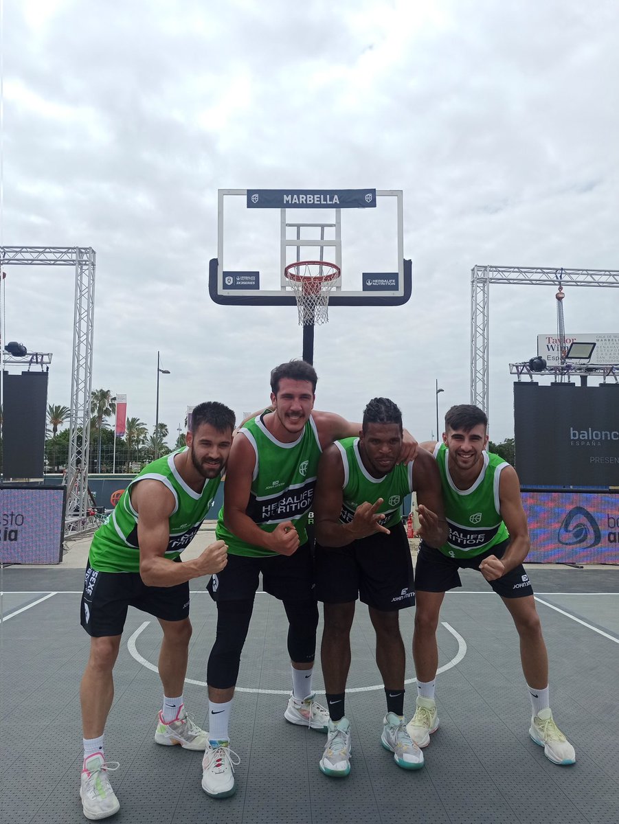 ✅💥 ¡<a href="/Azuqueca3x3/">Azuqueca 3x3</a> se hace con el siguiente pase a semifinales! 

❌ <a href="/cbsantfeliuenc/">CB Santfeliuenc</a> ha quedado en un segundo plano por 18-13.

👏 ¡Menuda celebración! 

📍 San Pedro Alcántara, Marbella. 

#Herbalife3x3series2022