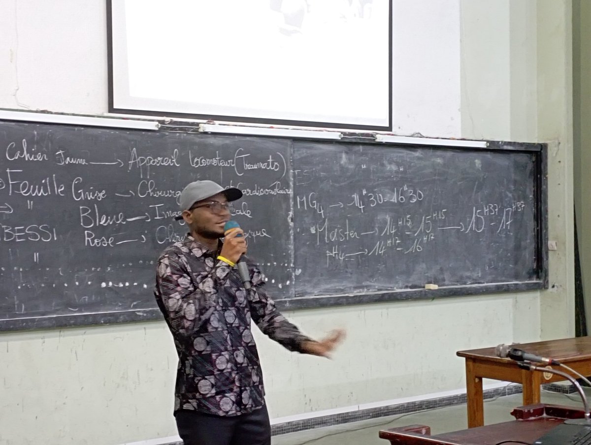 Nous avons eu la visite surprise de <a href="/EzekiasBokove/">Ezekias Bokove</a> Google Developer Expert, qui nous a brièvement parlé du programme.