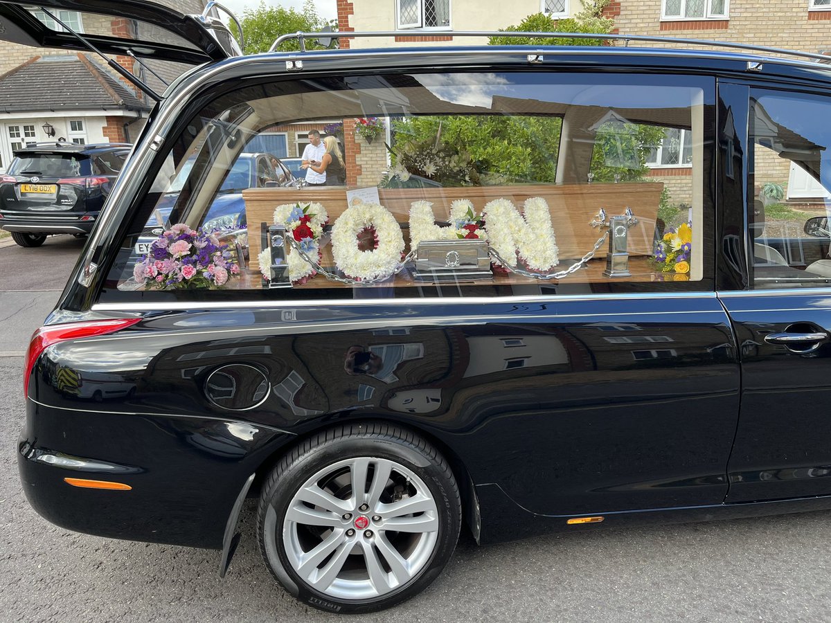 Sean Howe tweet media