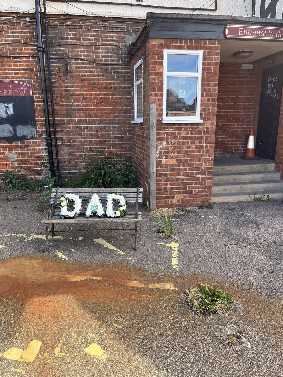 Sean Howe tweet media