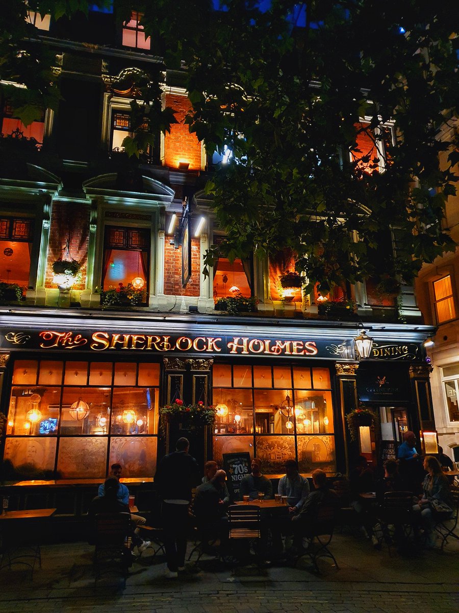 HelloSchreiber's tweet photo. London vibes
#photographer https://t.co/wB3WSeNHLU