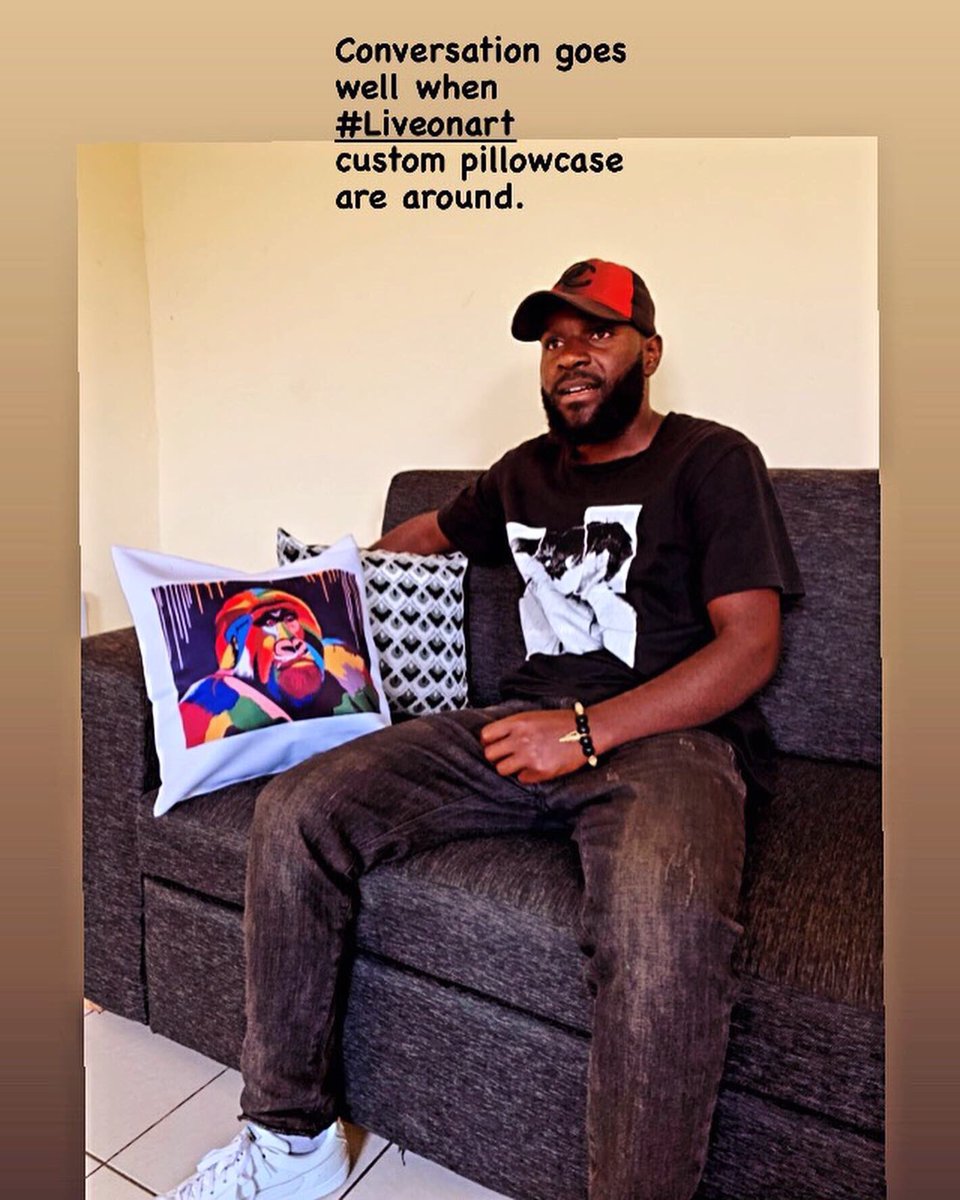 jada_art's tweet photo. Custom pillowcase are available at our studio, visit my instagram @jdamourarts to choose your favorite painting and get it on pillowcase. 
WhatsApp/call +250787469701 for more info. KK 15 Rd
@MadeinRwanda_NL @PSF_Rwanda @KigaliMarriott @CHA_Convention @kigaliserena 
#RwOT https://t.co/mVSIJ0yB3H