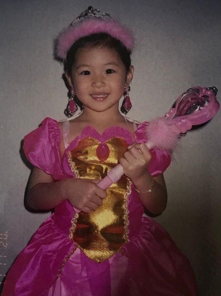 dubchaengfiles's tweet photo. princess chaeyoung 👑💗 https://t.co/17Z7yJzaSV