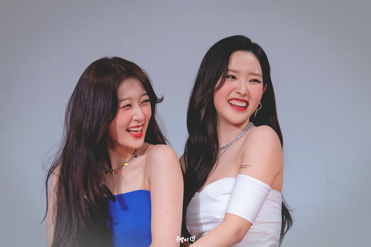 11nbyul's tweet photo. 220701 ...🥲🥹❤️

#이달의소녀 #LOONA #최리 #Choerry #올리비아혜  #OliviaHye https://t.co/pX5qAIociJ