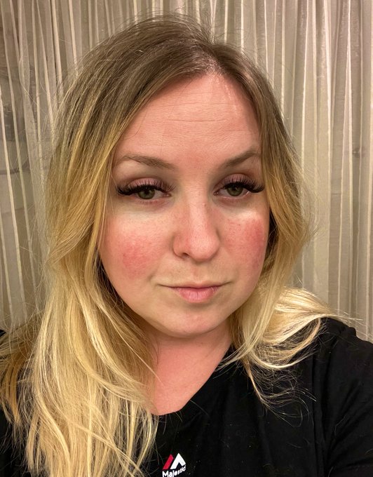 I&rsquo;m growing out my natural color&hellip; should I make any changes? Let me know. https://t.co/VtsmLtAeFP<a href="/tag/bbw"class="tags"><span>#bbw</span></a><a href="/tag/plumper"class="tags"><span>#plumper</span></a><a href="/tag/bbwporn"class="tags"><span>#bbwporn</span></a>