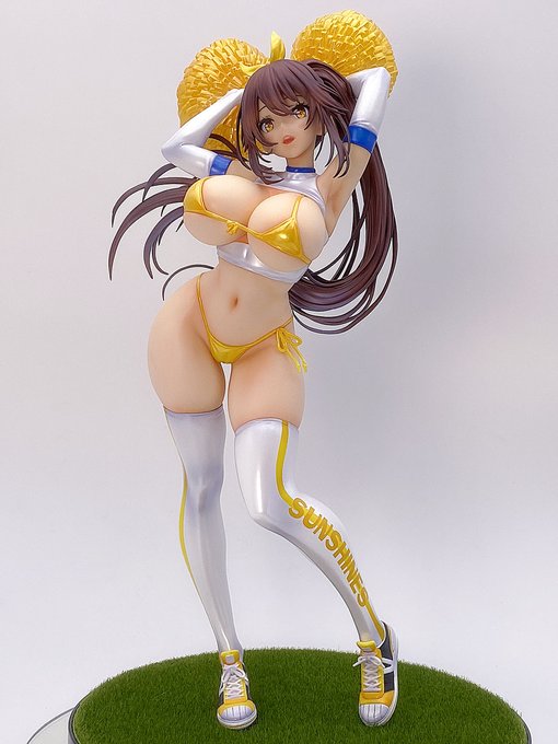 スカートは着脱可能になっているので
水着をしっかりと拝むことが出来ます。
とても健康的なTバック! 