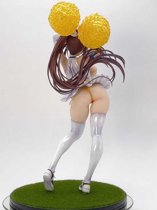 【フィギュア紹介】サンシャイン☆チアリーダー
魔太郎先生デザインの金色に輝くポンポンとビキニが眩しい
元気いっぱいチアガールのフィギュアです。 