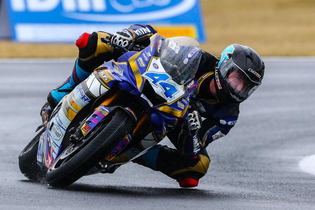 #MilanRacing #IndenHof #BakkerijLemmens #LookwellBikeFashion #BPGSiebenBouw #PerfectBrandpreventie #TeamBRSSuspension #VincoRacing #LS2Helmen #CowboysOnline #MGMPerformance #InternationaleDeutscheMotorradmeisterschaft #PoweredbyKEMCO