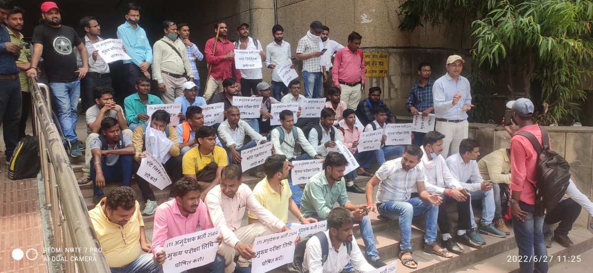 VijayKa84278137's tweet photo. सर आपसे विनम्र निवेदन है कि आईटीआई अनुदेशक वेकेंसी 2504 की शॉर्टलिस्टिंग और एग्जाम डेट क्लियर करा दीजिए आपकी अति कृपा होगी
@74_alok 
@myogioffice 
@myogiadityanath 
@IasHarikesh 
@scvt_up https://t.co/T1S9IUuG0X