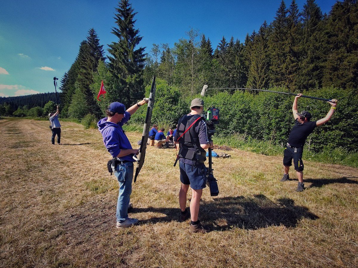 steadiwizard's tweet photo. Other challenges for operators: children, dancing people, strong wind and being a living tripod for minutes of dialogues. #Steadicam #Glidecam https://t.co/wJh2zIeY8D