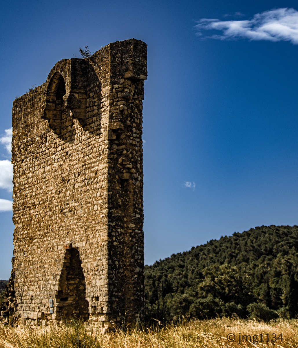 jmg1134's tweet photo. La Muraillasse d’Armissan, symbole d’Armissan ce fier mur est le vestige du Prieuré St Pierre del Lec datant du XIII siècle, détruite par le Prince Noir en 1355.
#clape #armissan #aude #audetourisme #occitanie #occitanietourisme #patrimoine #histoire #photooftheday #photography https://t.co/CJREbSfI2X