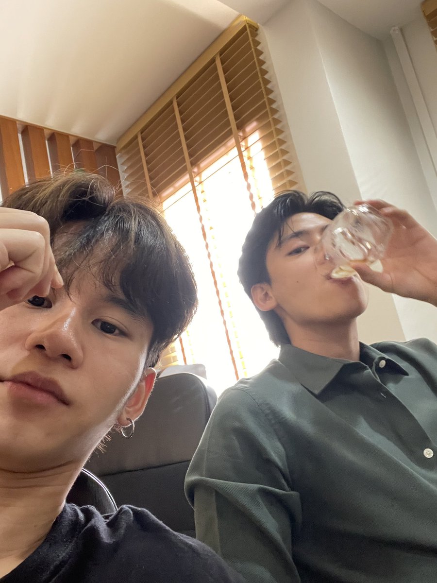 FiatAngelo's tweet photo. แฉะภาพกับคุณชายเป็นที่ระทึก @naptvik https://t.co/RWzjwmx2zl